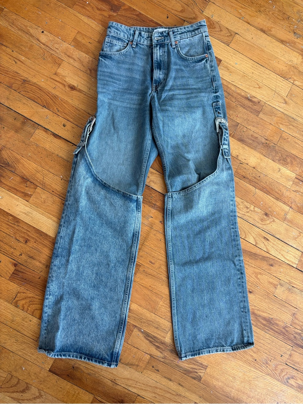 Zara wide-leg side buckle detail jeans